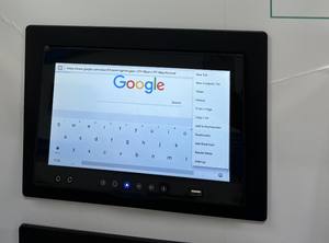 Chargement de téléphone portable à écran tactile Android avec films et musique gratuits - Product Image 6