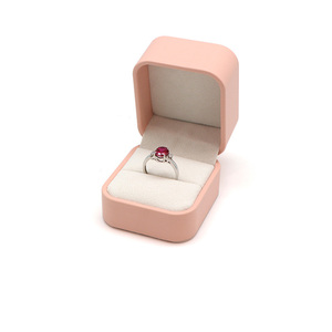 Organizador de Joyas Rectangular Personalizado Everwin de Cuero PU Simple y Caja de Regalo de Lujo para el Día de San Valentín con Servicio OEM - Product Image 5