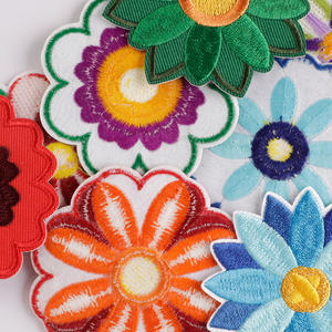 Étiquette brodée à l'ordinateur, patch brodé motif floral original, accessoires vestimentaires, accessoires de bagages DIY, patch auto-adhésif - Product Image 1