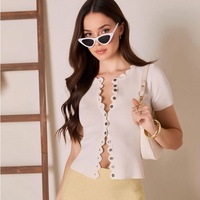 Cardigan en maille tissée sur mesure pour femme, coupe courte, bord ondulé, boutons métalliques, style slim, collection printemps, fabrication OEM Chine