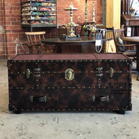 American Country Retro Table plate pour le vin avec une vieille boîte à trésor en cuir pour les bars silencieux Magasins de vêtements Panneau industriel