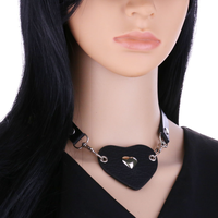 Collier ras du cou en cuir avec pendentif cœur punk, chaîne à coutures, collier d'amour, collier clavicule
