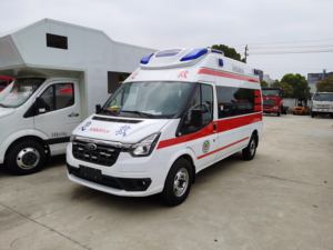 Ambulanza Diesel Nuova di Alta Qualità con Cabina Quadrata 4x4 per Terapia Intensiva, Conversione con Attrezzature Mediche - Product Image 3