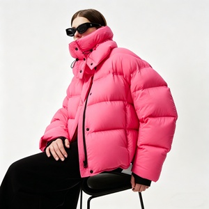 Vestes matelassées en <span class=keywords><strong>duvet</strong></span> imperméables et coupe-vent surdimensionnées pour femmes, taille plus, couleur rose vif, avec logo personnalisé, vente en gros OEM - Product Image 1