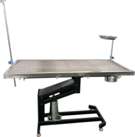 Table chirurgicale vétérinaire professionnelle en acier inoxydable avec compartiments, pour hôpital vétérinaire, avec roulettes et support IV