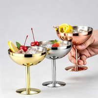 En gros Verre à pied pour glace, trifle, sundae, dessert, vin, salade de fruits, yaourt, pouding aux fruits et usage festif
