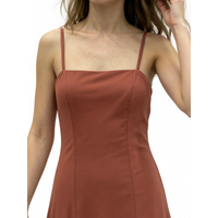 Robe midi marron unie en satin tissé à col carré et volants, taille naturelle, coupe évasée, Printemps-Été pour Femme
