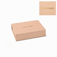 Boîte à cartes VIP rigide blanche personnalisée, boîte d'emballage de luxe noire à fermeture magnétique pour cartes cadeaux avec insert en mousse EVA