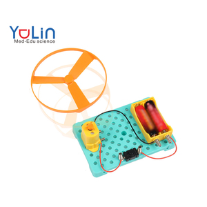 Kit d'expérimentation DIY : Soucoupe volante à hélice en plastique pour enfants et élèves - Mini ventilateur à piles, pack pédagogique <span class=keywords><strong>de</strong></span> <span class=keywords><strong>physique</strong></span> - Product Image 1