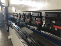 Cintreuse automatique de tôle avec système DA66T de presse-frein CNC