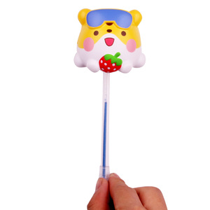 Juguete Antiestrés de PU con Forma de Oso y Cabeza de Fresa, de Rebote Lento, para Niños de 5 a 7 Años, Unisex - Product Image 1