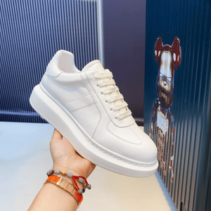 Alexander Fashion, Zapatos Deportivos Casuales para Mujer, con Parches de Cuero Vacuno Verde Oliva, Suela Gruesa Mc para Mayor Altura, Estilo Moderno - Product Image 3