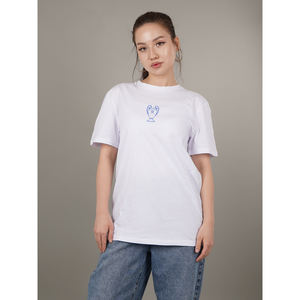 T-shirt graphique minimaliste blanc unisexe en coton, petit imprimé artistique, haut streetwear élégant, vente en gros - Product Image 2