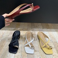 Sandales compensées coréennes tendance et respirantes à bout carré avec boucle métallique, nouvelle collection été, chaussures polyvalentes pour femmes