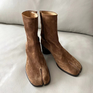 Bottes mi-mollet pour femme en cuir véritable de niche haut de gamme, à bout fendu, coupe ajustée, talon carré, bottes tendance - Product Image 2