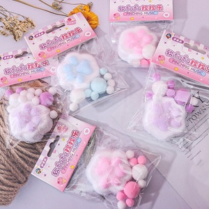 Vente en gros d'usine, jouet mochi transparent en TPR multi-styles en forme de patte de chat à presser - Product Image 4