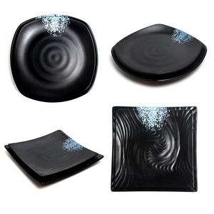 Juego de Platos Cuadrados de Melamina Negra con Diseño Azul, Duraderos para Uso en Hoteles y Fiestas - Product Image 1