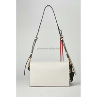 Sacs à bandoulière personnalisés blancs Lock Advance Sac à bandoulière en cuir véritable Sacs à main pour femmes avec pompon