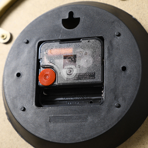 Đồng Hồ Treo Tường Nghệ Thuật Hình Lá Bạch Quả Bằng Kim Loại Sáng Tạo Sang Trọng Ánh Sáng 3D Vai Trò Máy Ảnh Nghệ Thuật Trang Trí Nhà Cửa Với Số Khung Hình Học - Product Image 4