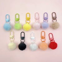 Deurgespsleutelhanger 2cm Pom Pom Bal Tas Charm Sleutelhanger Pluizig Pluche Pompom Draaibaar 8 Figuur-acht Deurgespsleutelhangers DIY Accessoires