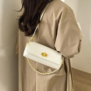 Nuova <span class=keywords><strong>Borsa</strong></span> a Tracolla Vintage <span class=keywords><strong>Bordeaux</strong></span> per Donne, Elegante <span class=keywords><strong>Borsa</strong></span> Sottobraccia in Pelle PU Lucida con Chiusura Dorata - Product Image 5