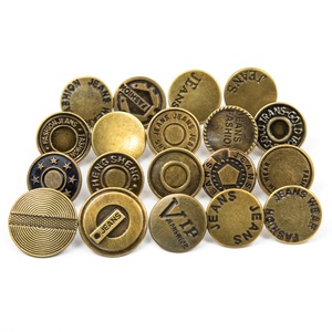 ผู้ผลิตตามสั่ง ปุ่มทองเหลืองทรงกลมแบบแบน ชุบเคลือบ พร้อมสลักโลโก้ตามแบบ สำหรับเสื้อแจ็คเก็ตและกางเกงยีนส์ - Product Image 4