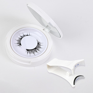 Faux <span class=keywords><strong>Cils</strong></span> Magnétiques Réutilisables 2-<span class=keywords><strong>3</strong></span> <span class=keywords><strong>Aimants</strong></span> Effet Naturel et Flou Sans Colle Nécessaire avec Applicateur - Product Image 5