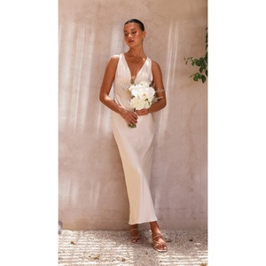 เดรสยาวทรงเอเข้ารูปสำหรับผู้หญิง แบบขายส่ง ดีไซน์เซ็กซี่ แขนกุด คอวี โชว์หลัง ทรงเอไลน์ - Product Image 5