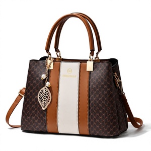 Nouveaux Sacs <span class=keywords><strong>à</strong></span> <span class=keywords><strong>Main</strong></span> de Luxe HK 2026 Grande Capacité en PU Imprimé Monogramme pour Femmes, Bloc de Couleurs, Fermeture Éclair <span class=keywords><strong>à</strong></span> Pompon, Imperméables - Product Image 1