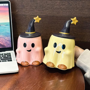 Mug en céramique Ghost avec couvercle et poignée, design cartoon, blanc et noir, pour cadeau, occasion hiver 2024 - Product Image 4