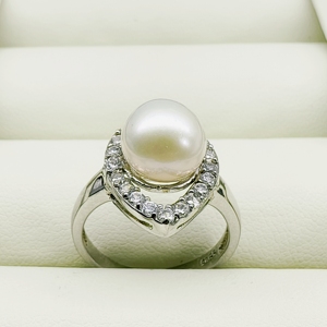 Bague en perles Halo d'inspiration cardiaque avec <span class=keywords><strong>bordure</strong></span> pavée de CZ, bijoux raffinés pour la femme moderne - Product Image 4
