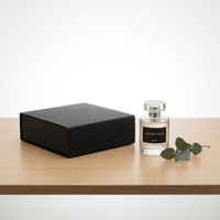 Boîte rigide magnétique LuxuryMatteBlackFlip avec impression personnalisée et graphiques intérieurs pour instrument de soin de la peau, emballage cadeau haut de gamme
