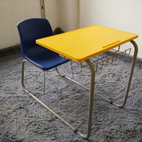 Ensemble de chaises de bureau modernes et simples, une pièce, une table de formation intelligente pour l'école et l'établissement