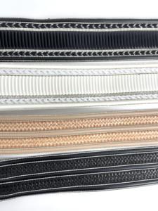 Nuevas Pantuflas de Mujer con Borde Ancho Plisado de 7 Centímetros y Accesorios de Pedrería en la Parte Superior - Product Image 1