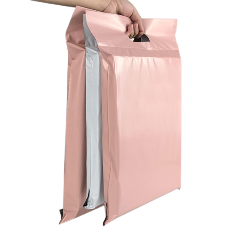 Пользовательская высечка, оптовая продажа, поли-посылка, запас, ручка, упаковка для одежды, доставка, розовый почтовый пакет с ручкой