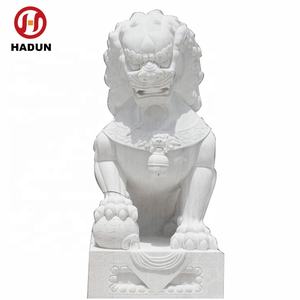 รูปปั้นสิงโตหินอ่อนสีขาวธรรมชาติสไตล์ตะวันตกสำหรับภายนอกอาคาร - Product Image 3