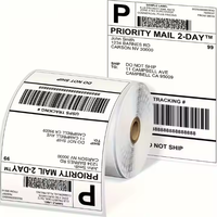 Les étiquettes en papier thermique imperméables sont utilisées pour imprimer les informations sur les produits et les codes à barres.