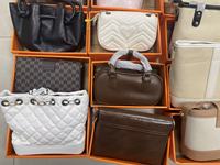Sacs à main pour femmes en gros à prix abordable, marques de créateurs célèbres, vêtements et sacs d'occasion colorés en balles