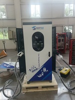OCPP 1.6 60kW 240kW Pengisi Daya EV DC yang Dipasang di Lantai, Stasiun Pengisian Cepat CCS1 CCS2 GBT Dual Gun IP54 untuk Penggunaan Komersial