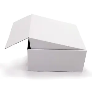 صندوق من الورق المقوى الأبيض المخصص صندوق بشرائط مضلعة قابل للطي صناديق بريد للتعبئة والشحن مضلعة الصنع
