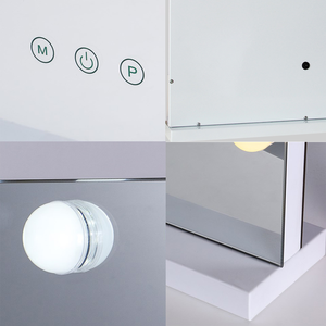 Vente à chaud de <span class=keywords><strong>miroir</strong></span> de lumière LED de maquillage de bureau HD <span class=keywords><strong>blanc</strong></span> <span class=keywords><strong>miroir</strong></span> intelligent cosmétique en verre personnalisé de style moderne - Product Image 5