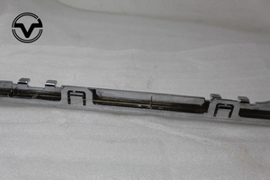 Modanatura sottoporta cromata OEM per Model S, sinistra (LH) 1024575-00-G 1024575-00-E, destra (RH) 1025042-00-G 1025042-00-E - Product Image 6