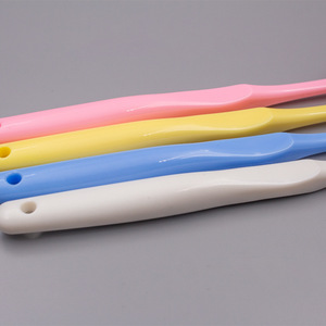 Cepillo de Dientes Personalizado de Seis Filas con Cabezal Ancho para Adultos, Cerdas Suaves de Nailon, Uso Manual en el Hogar, 13.97G - Product Image 4