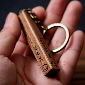 Factory Wholesale Walnut Bar Blank Personalized Logo Handmade Gifts Rectangle Key Chain Backpack Engraving Wood Keychain