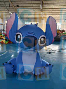 CH Bambola Pubblicitaria Gonfiabile Gigante di Stitch per Decorazioni di Centri Commerciali Include Soffiatore e Pallone - Product Image 3