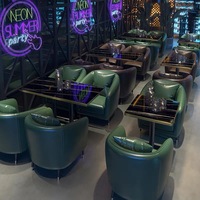 Ensemble de mobilier de pub moderne : fauteuil et canapé en panneaux de bois pour discothèques et karaokés, idéal pour les stands de réception et les tables de bar