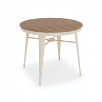 Ensemble table et chaises de jardin en acier inoxydable avec parasol coloré pour les cafés, salons de thé, boutiques de desserts et espaces de loisirs en cour