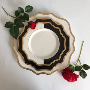 Assiette à dîner en forme de tournesol de couleur noire, ensemble de <span class=keywords><strong>vaisselle</strong></span> de fête de banquet de mariage, plat en porcelaine mat de 13 pouces, vente en gros - Product Image 6