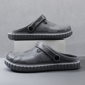 Sandales d'Été Haut de Gamme <span class=keywords><strong>pour</strong></span> Homme Style Crocs - Pantoufles Tendance Antidérapantes Légères à Bout Fermé <span class=keywords><strong>pour</strong></span> la Vente en Gros - Product Image 1