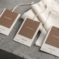 Étiquettes suspendues en papier personnalisées pour usine, étiquettes de vêtements haut de gamme, production de marques imprimées en sérigraphie, Chine